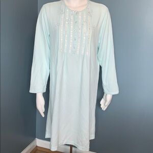 Miss Elaine long sleeve mint green nightgown MED